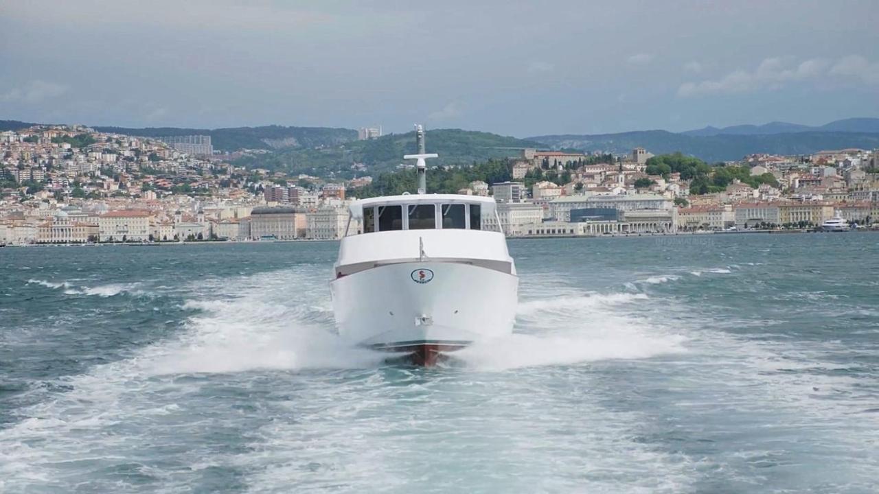 Unica Nel Cuore Storico Di Trieste Luaran gambar